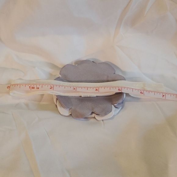 NEW Silver and White Flower Headband - Picture 3 of 3